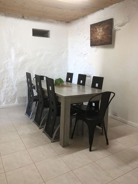 Aussie Opal Diggers Outback Retreat-Undergound - E Caravan Parks 15