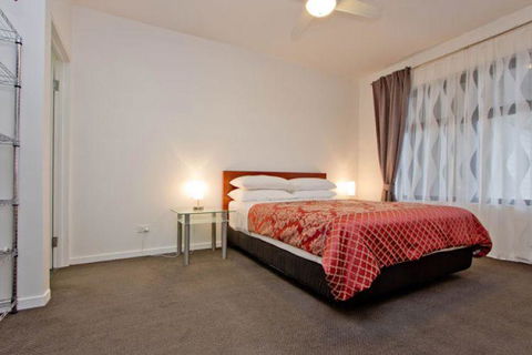 Atlantic West Beach Apartments - E Caravan Parks 19