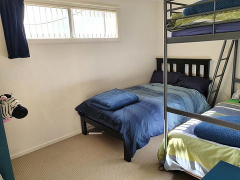 Explore Adelaide, Gawler, The Barossa And Clare Valleys All-in-one - E Caravan Parks 5