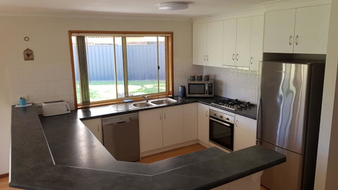 Aldinga Beach Overnighter Or Getaway Home - E Caravan Parks 31