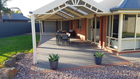 Aldinga Beach Overnighter Or Getaway Home - E Caravan Parks 1