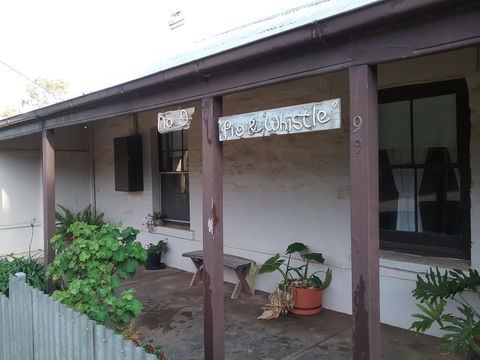 The Pig And Whistle - E Caravan Parks 27