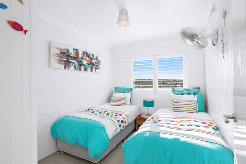 Beachfront Bliss - E Caravan Parks 16