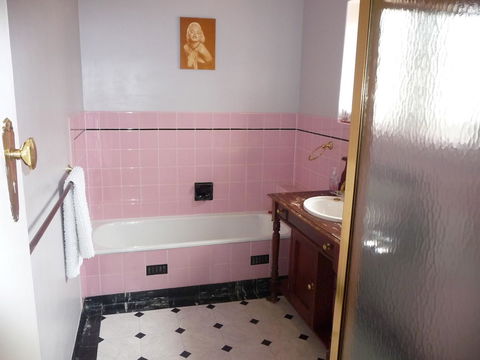 Country Bakehouse Accommodation - E Caravan Parks 17