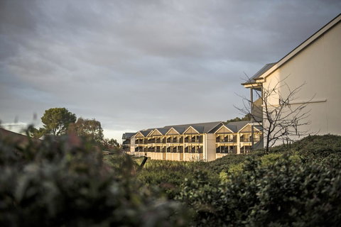 Novotel Barossa Valley Resort - E Caravan Parks 6