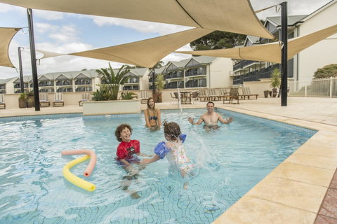 Novotel Barossa Valley Resort - E Caravan Parks 19