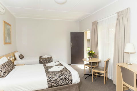 Bathurst Motor Inn - E Caravan Parks 24