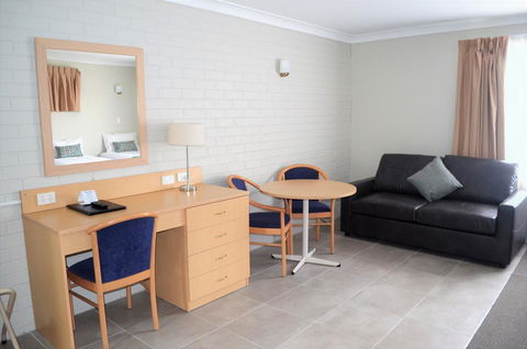 Bathurst Motor Inn - E Caravan Parks 9