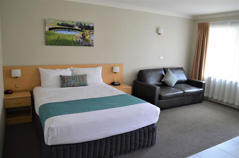 Bathurst Motor Inn - E Caravan Parks 2