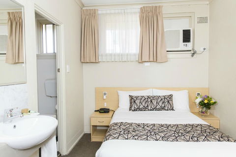 Bathurst Motor Inn - E Caravan Parks 23