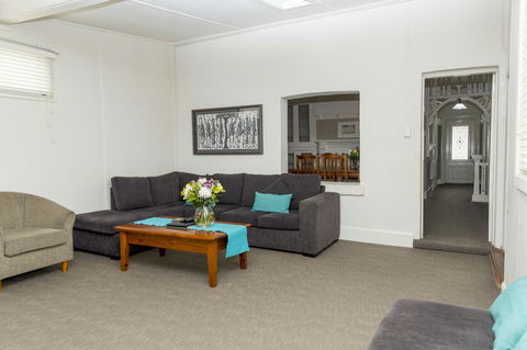 Bathurst Motor Inn - E Caravan Parks 31