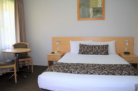 Bathurst Motor Inn - E Caravan Parks 26