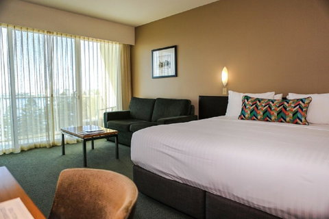 Port Lincoln Hotel - E Caravan Parks 9