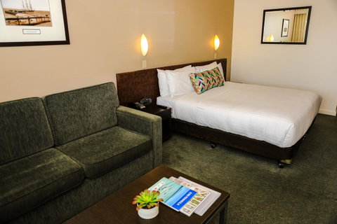 Port Lincoln Hotel - E Caravan Parks 6