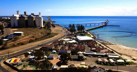 Wallaroo Beachfront Tourist Park - E Caravan Parks 2