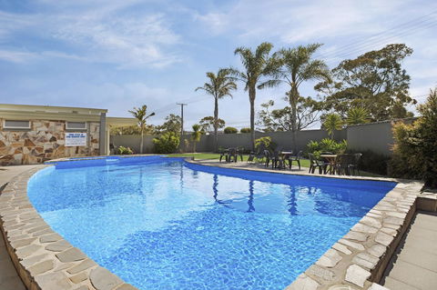 Adelaide Road Motor Lodge - E Caravan Parks 0