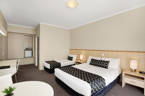 Adelaide Road Motor Lodge - E Caravan Parks 28