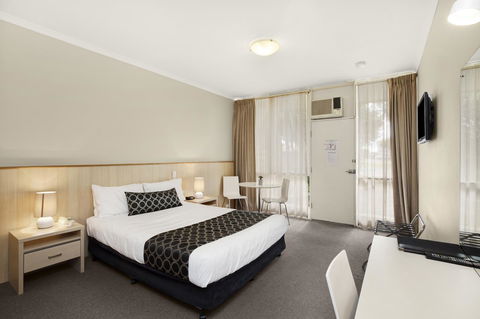 Adelaide Road Motor Lodge - E Caravan Parks 31
