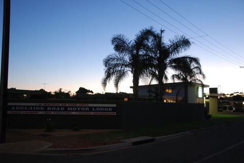 Adelaide Road Motor Lodge - E Caravan Parks 33
