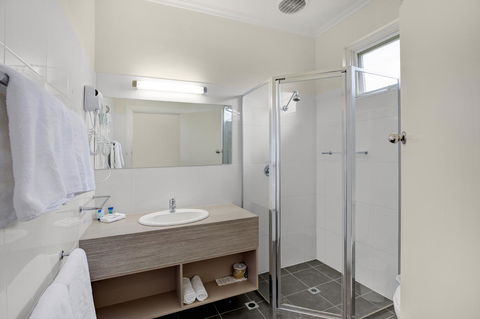 Adelaide Road Motor Lodge - E Caravan Parks 21