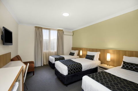 Adelaide Road Motor Lodge - E Caravan Parks 12