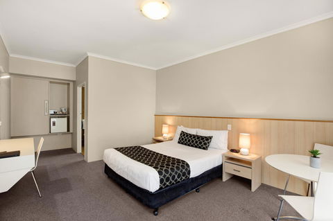 Adelaide Road Motor Lodge - E Caravan Parks 32