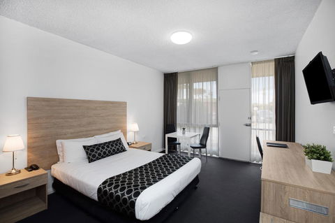 Adelaide Road Motor Lodge - E Caravan Parks 25