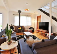 Hudson Bay  Basin View-Pet Friendly-15 Mins to Hyams Beach - E Caravan Parks