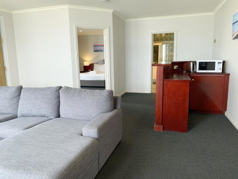 Hilton Beachfront Motel - E Caravan Parks 16