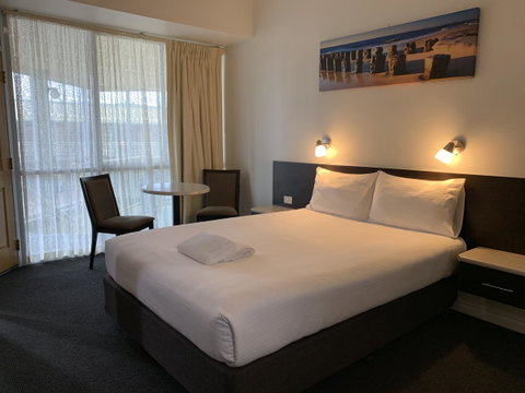 Hilton Beachfront Motel - E Caravan Parks 1