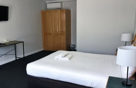 Hilton Beachfront Motel - E Caravan Parks 26