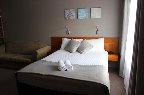 105 On The Park - E Caravan Parks 12