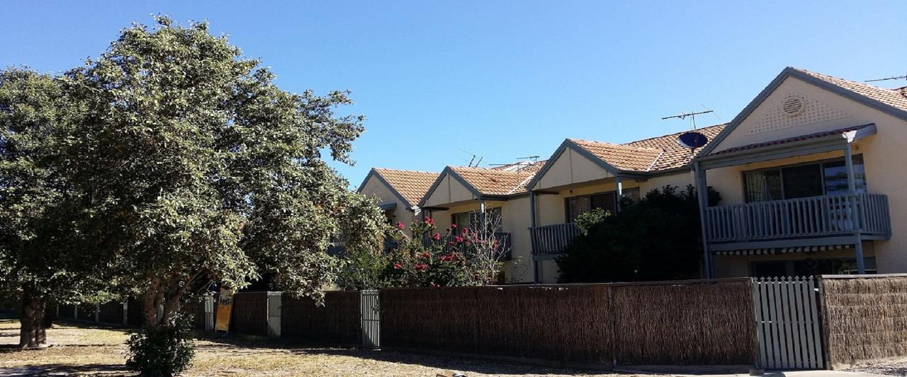 Outer Harbor SA E Caravan Parks
