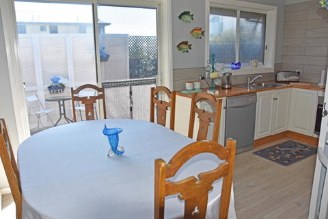 Beach Life Retreat - E Caravan Parks 11