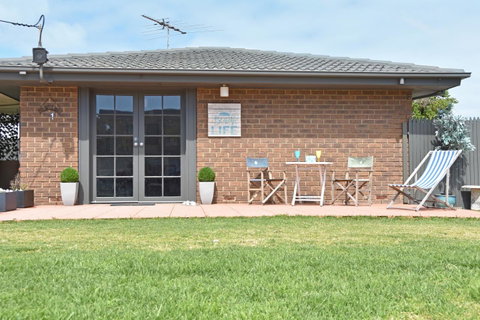 Beach Life Retreat - E Caravan Parks 5