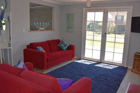 Beach Life Retreat - E Caravan Parks 2