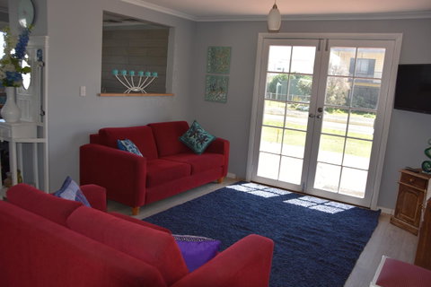 Beach Life Retreat - E Caravan Parks 1