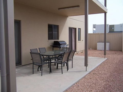 Relax On Par - E Caravan Parks 10