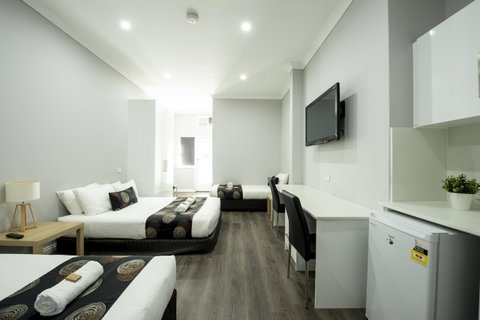 City Centre Motel Hotel - E Caravan Parks 13