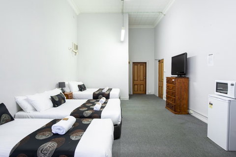 City Centre Motel Hotel - E Caravan Parks 9