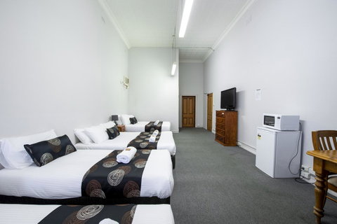 City Centre Motel Hotel - E Caravan Parks 10