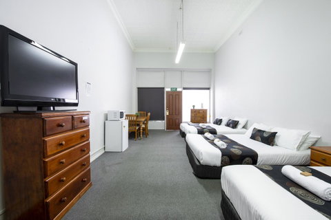 City Centre Motel Hotel - E Caravan Parks 7