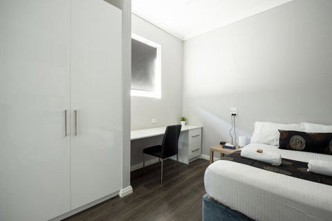 City Centre Motel Hotel - E Caravan Parks 14