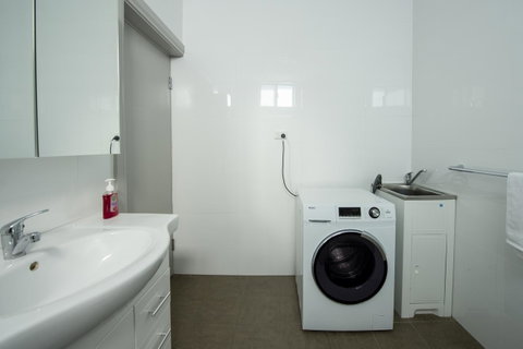 City Centre Motel Hotel - E Caravan Parks 26