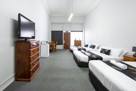 City Centre Motel Hotel - E Caravan Parks 8