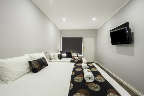 City Centre Motel Hotel - E Caravan Parks 17