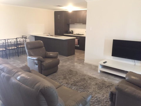 City Centre Motel Hotel - E Caravan Parks 40