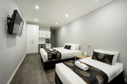 City Centre Motel Hotel - E Caravan Parks 18