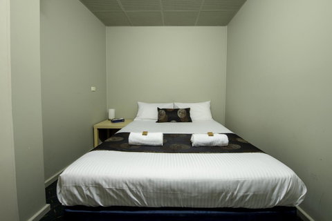 City Centre Motel Hotel - E Caravan Parks 28