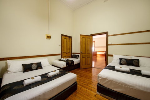 City Centre Motel Hotel - E Caravan Parks 34